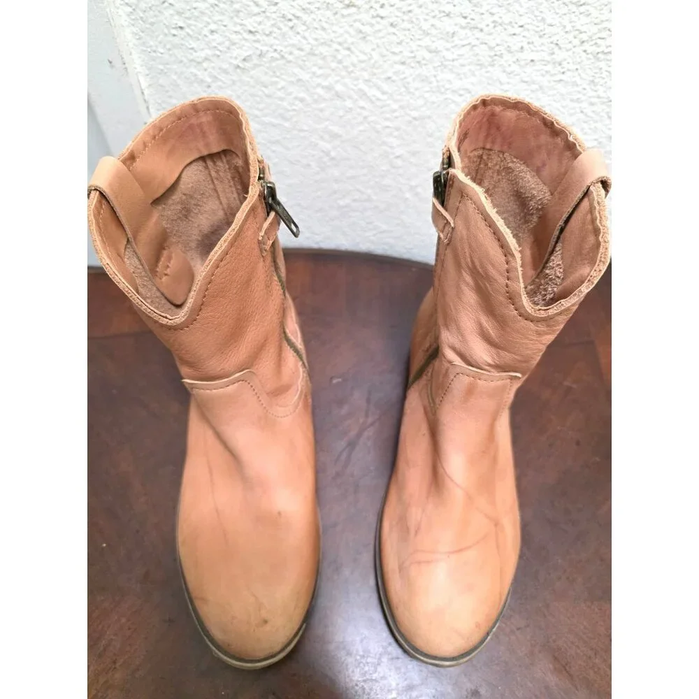 Frye Kids Tan Leather Ankle Boots With Side Zipper Closure & Braided Detail Size